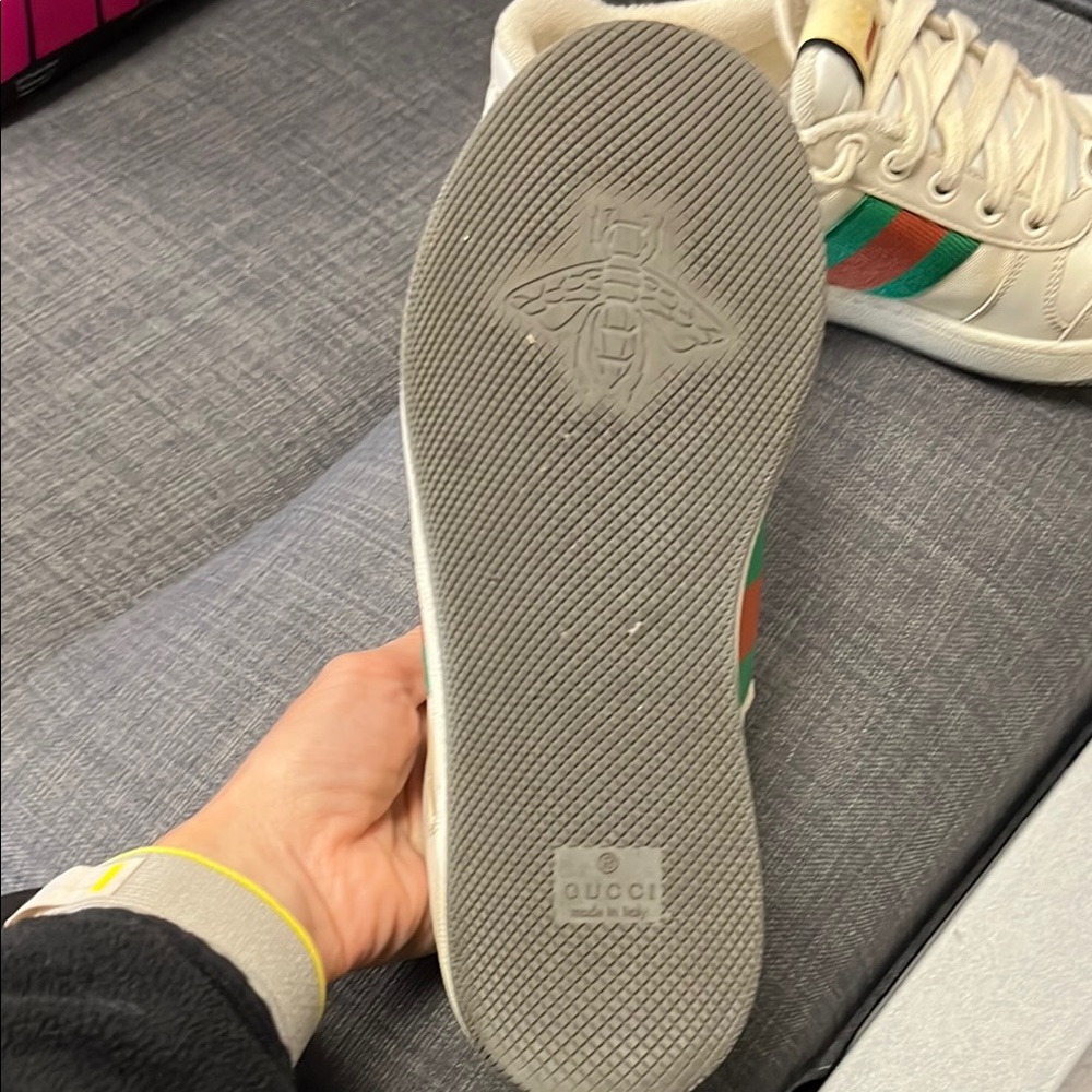 Gucci White Sneakers with Green and Red Stripes - Picture 2 of 7
